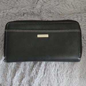 NWT Black LEATHER Zip  Around Wallet